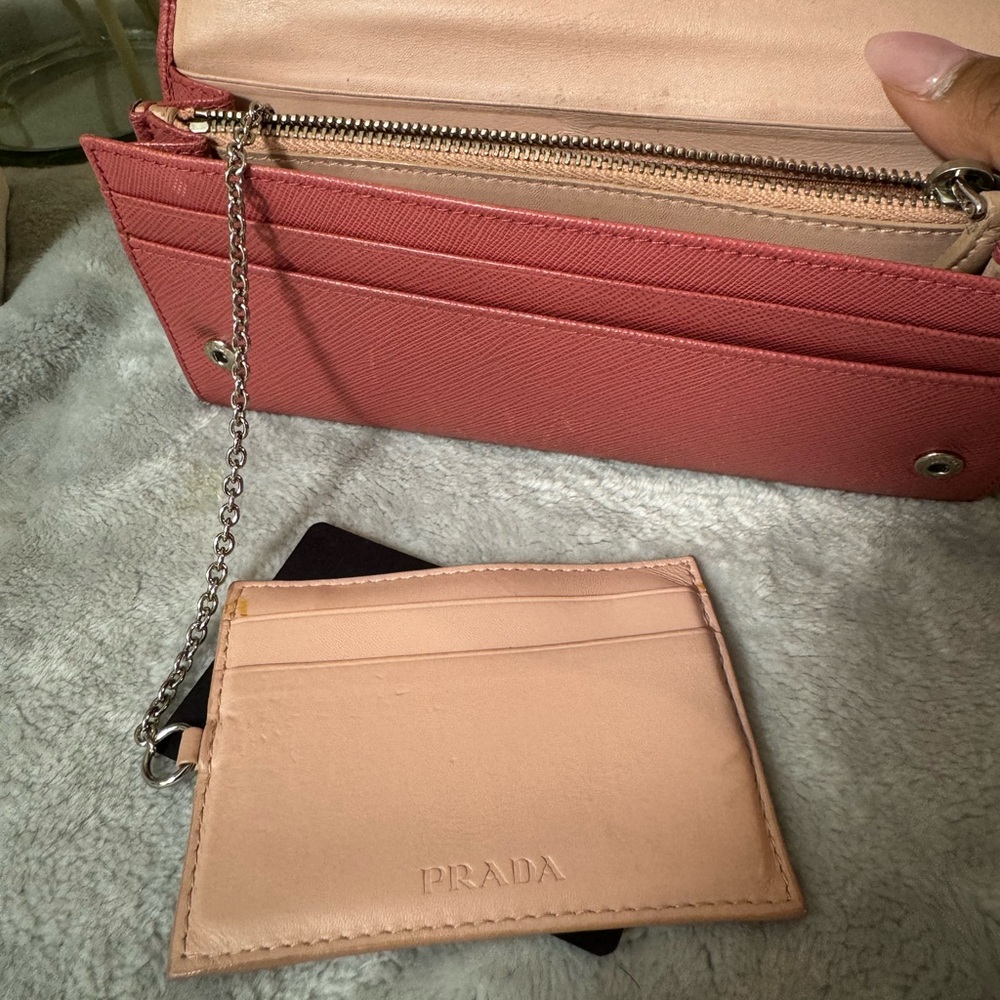 ✨🛍️ Pre-loved Prada Pink Saffiano Leather Wallet with COA. EUC. - Picture 6 of 15